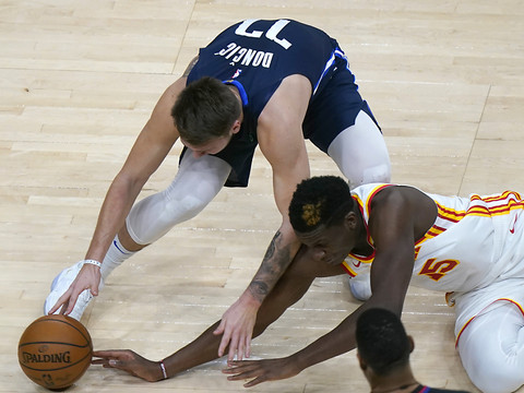 Les Hawks à nouveau dans le négatif