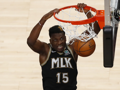 Capela meilleur rebondeur de la Ligue