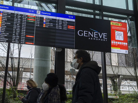 Tests pour les voyageurs et quarantaine raccourcie dès lundi