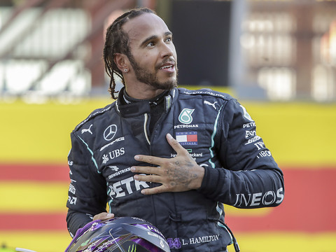 Hamilton prolonge avec Mercedes pour 2021