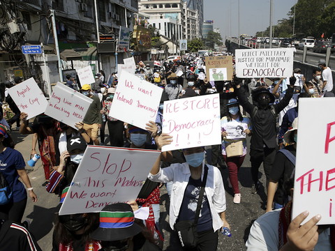 L'armée mène un raid contre le siège du parti d'Aung San Suu Kyi