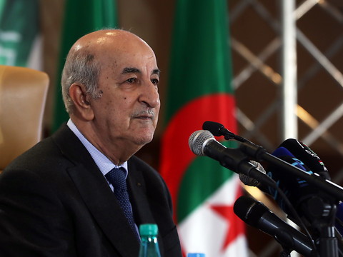Retour à Alger du président après un mois de soins post-Covid