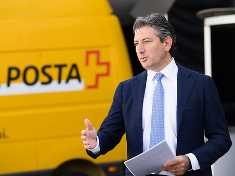 Le patron de La Poste veut une distribution quotidienne du courrier
