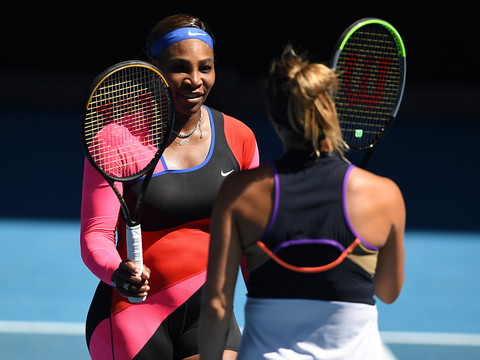 Serena Williams tient le choc contre Sabalenka