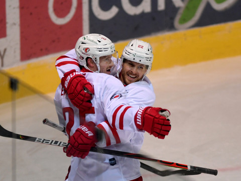 Bienne trouve enfin la clef contre Fribourg, Lausanne victorieux