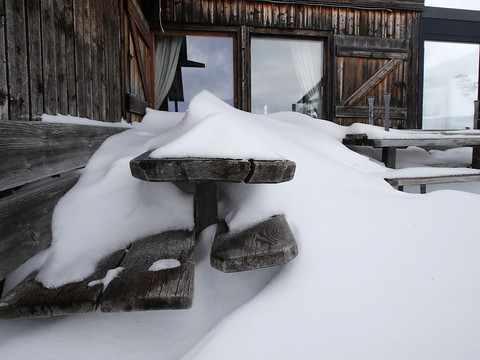 L'Italie bloque la réouverture des stations de ski