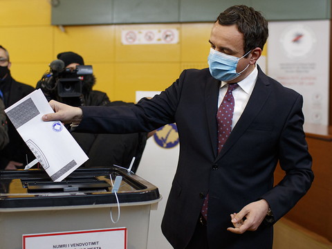 Législatives au Kosovo: écrasante victoire d'un parti anti-élites