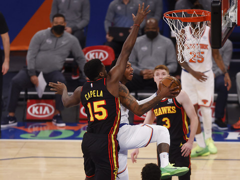 Les Hawks tombent au Madison Square Garden
