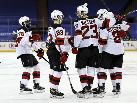 Les Devils gagnent pour leur premier match en 16 jours