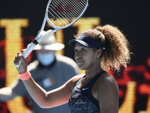 Naomi Oasaka ne laisse aucune chance à Serena Williams