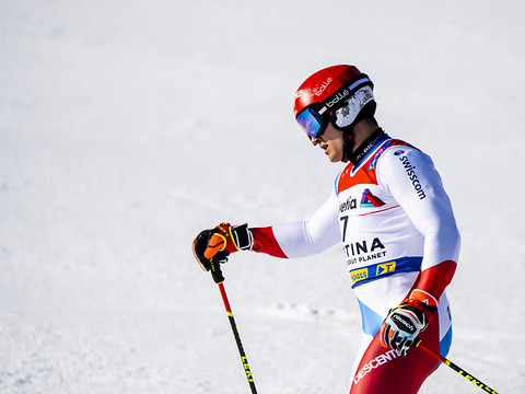 Géant: Loïc Meillard 5e, victoire surprise de Mathieu Faivre