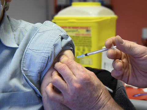 Plus de 200 millions de doses de vaccins antiCovid