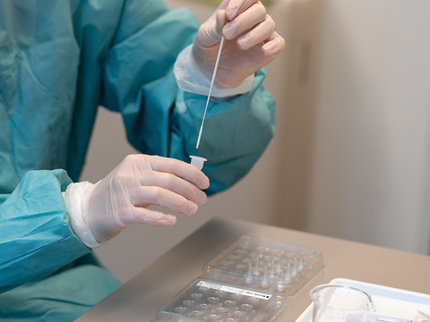 La Suisse compte 2449 nouveaux cas de coronavirus en 72 heures