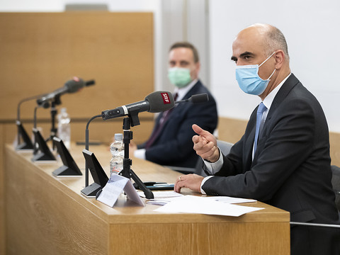 Vaccination dans un home en Argovie en présence d'Alain Berset