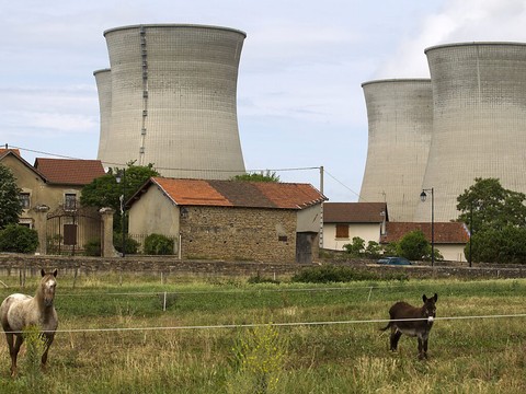 Durée de vie des plus vieux réacteurs nucléaires français prolongée