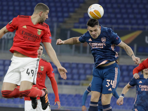 Xhaka élimine Seferovic, Itten buteur