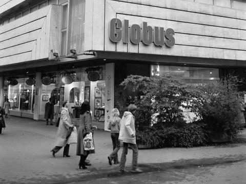Globus externalise la restauration et supprime 50 postes