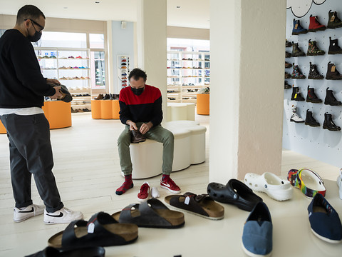 Faire les magasins, ou du sport à l'extérieur: à nouveau possible