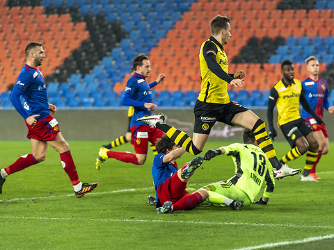 Super League: Bâle freine YB, Lausanne s'impose à Vaduz