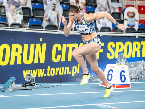 Lea Sprunger passe en demi-finales du 400 m