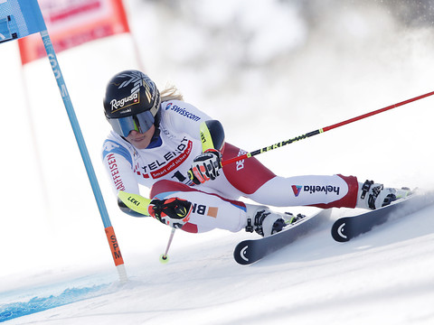 1re manche du géant: Shiffrin en tête, Gut-Behrami 14e