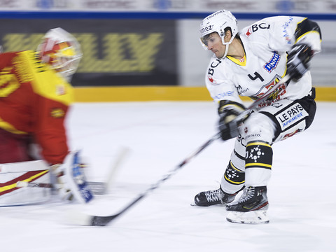 Ajoie perd un point à Viège, Kloten saisit sa chance