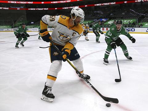 Roman Josi sur le flanc
