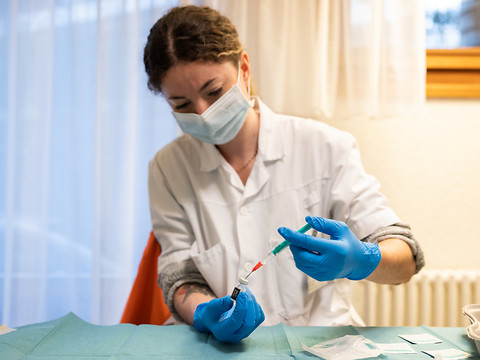 Vaccins: la Suisse commande trois millions de doses supplémentaires