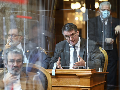 Les sénateurs se montrent plus prudents avec les deniers publics