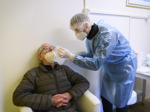 La Suisse compte 1409 nouveaux cas de coronavirus en 24 heures