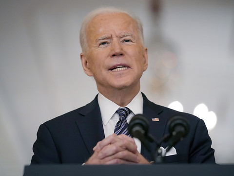 Le président américain Biden fait miroiter un retour à la normale