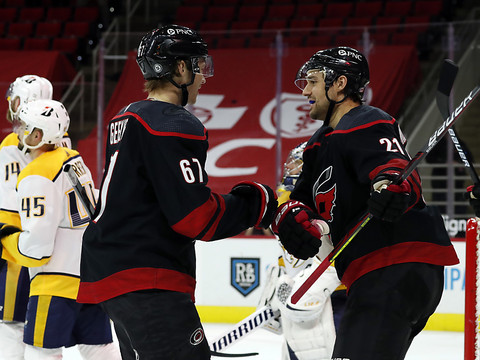 Nino Niederreiter et Carolina prennent le pouvoir