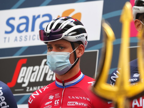 Tirreno-Adriatico: Van der Poel s'adjuge la 3e étape