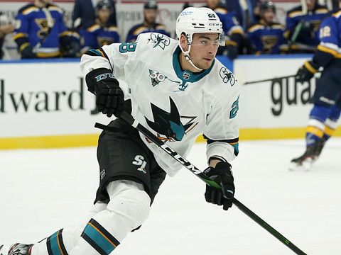 Meier réussit un but et un assist face aux Ducks
