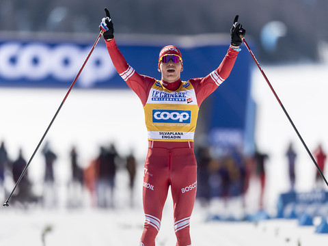 Bolshunov s'impose en solitaire, Cologna 14e