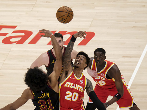La passe de cinq pour les Hawks