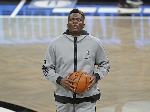 Clint Capela ovationné à Houston