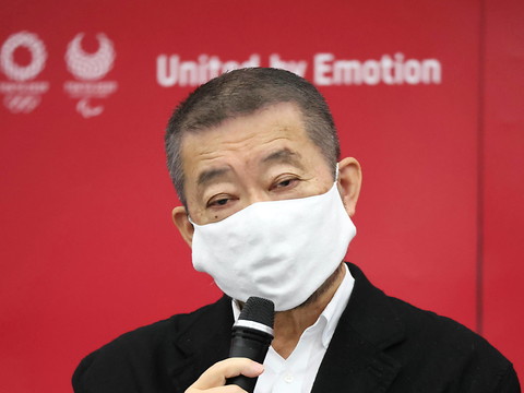 Démission du directeur artistique pour avoir insulté une animatrice