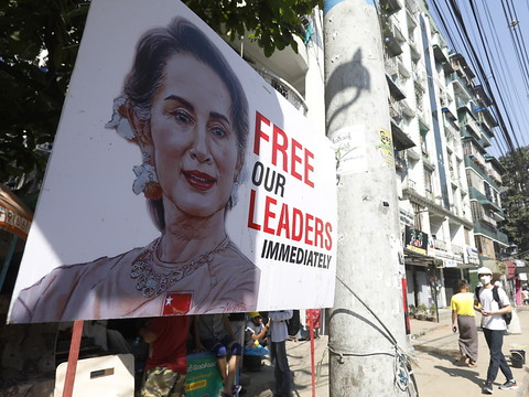La junte lance de nouvelles accusations contre Aung San Suu Kyi