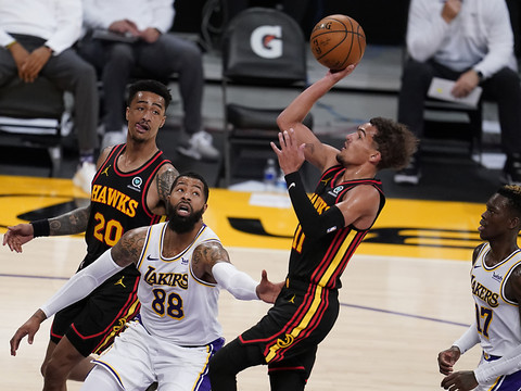 Atlanta et Capela gagnent à Los Angeles, Lebron James blessé