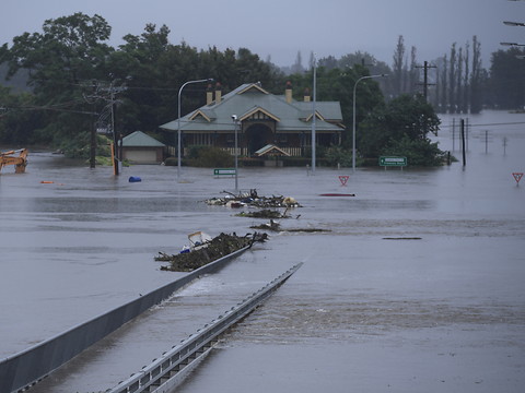 Australie: des milliers de personnes évacuées après des inondations