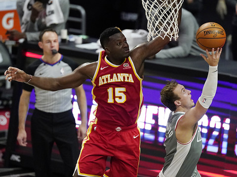 Les Hawks tombent devant les Clippers