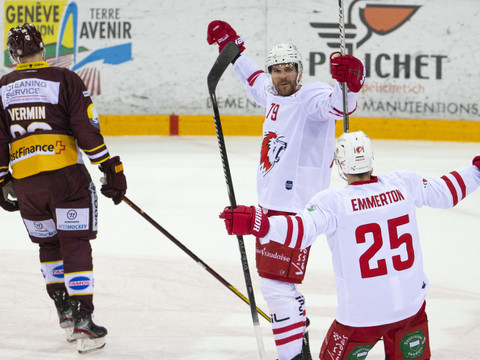Le derby lémanique pour Lausanne, Fribourg s'incline face au leader