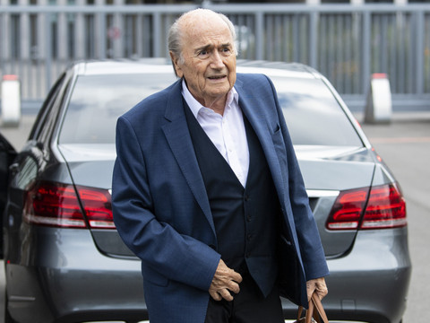 La FIFA suspend pour six ans de plus Sepp Blatter et Jérôme Valcke