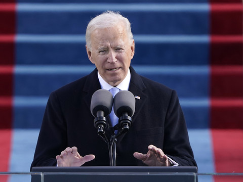 Biden aux côtés de l'UE pour louer les valeurs démocratiques