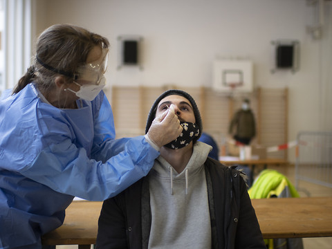 La Suisse compte 2053 nouveaux cas de coronavirus en 24 heures