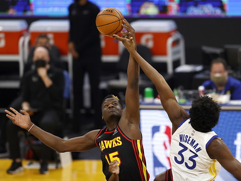 18 points et 15 rebonds pour Clint Capela