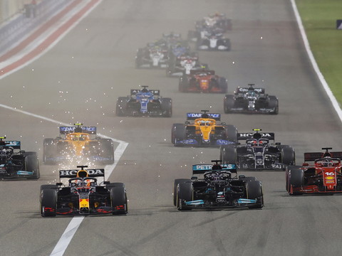 F1: Hamilton s'impose de peu devant Verstappen
