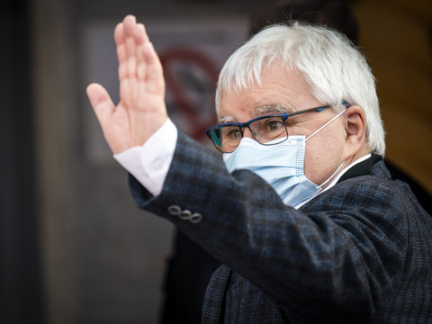 Appel des autorités municipales au respect de l'adversaire