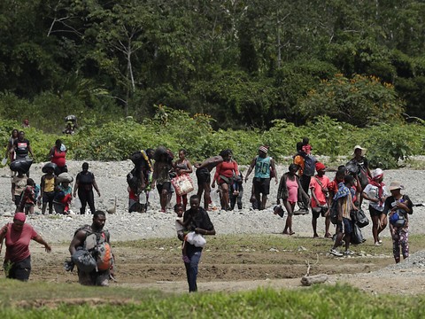 Hausse des migrations d'enfants à travers la jungle panaméenne